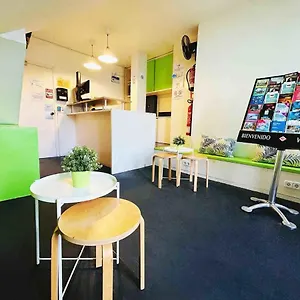 And Basic Universitat For Young Casa de hóspedes